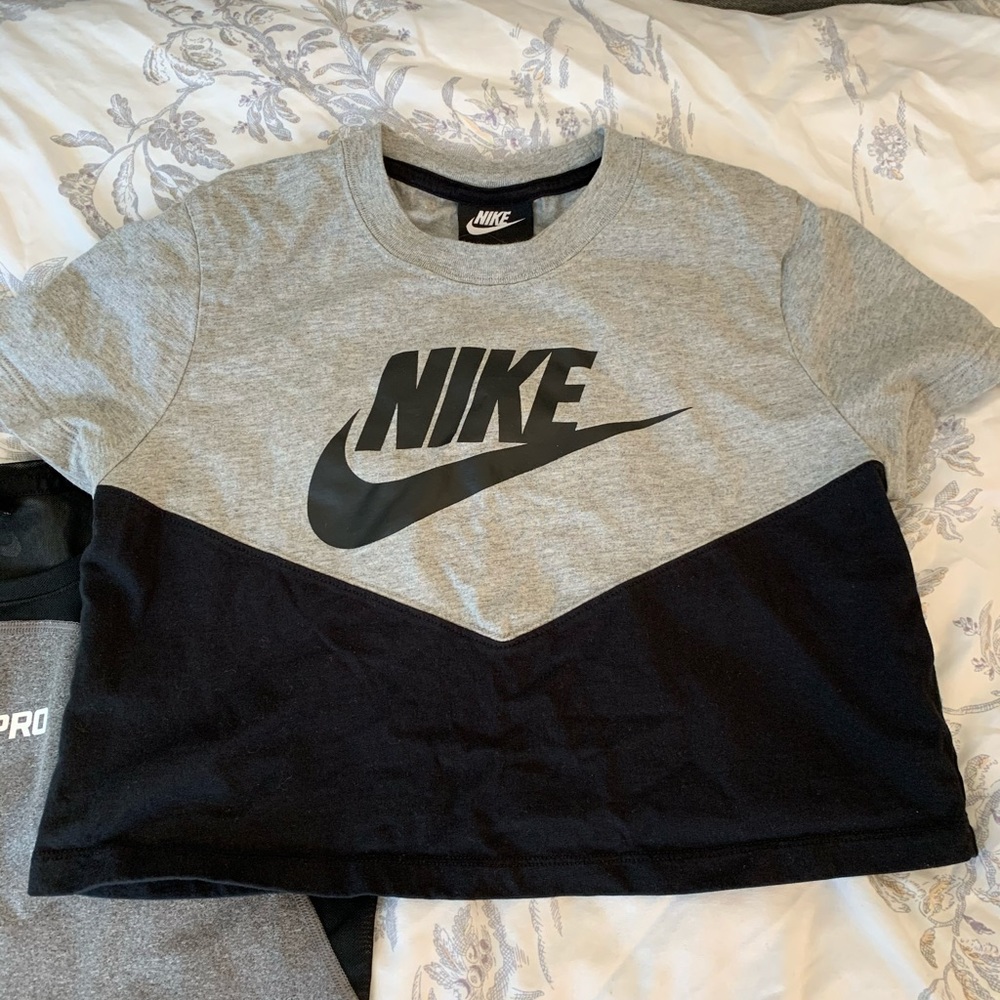 Nike cropped workout t-shirt size small